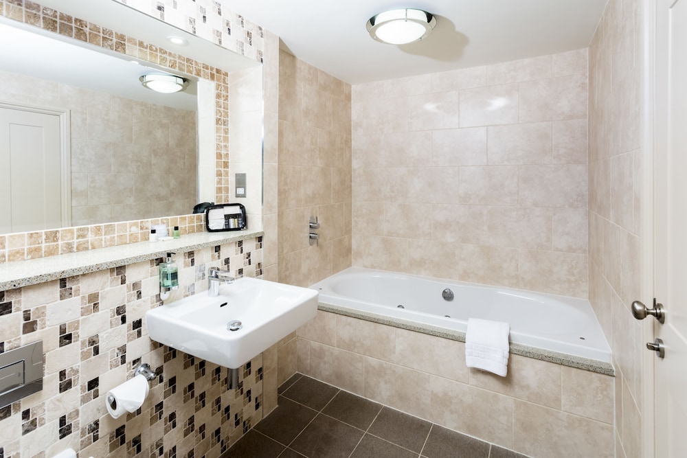 Cedar Suite - Photo 9