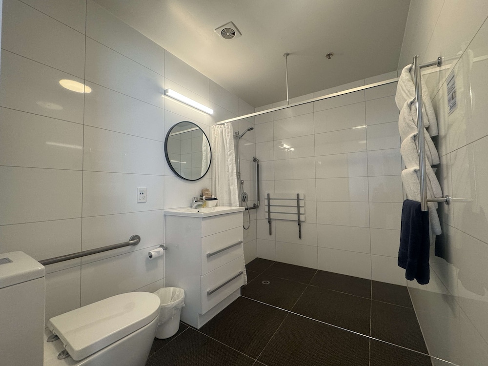 Suite, Multiple Beds, Accessible, Balcony - Photo 5