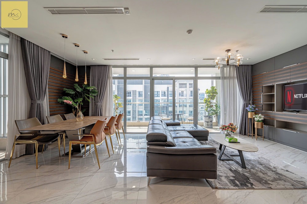 Royal Apartment, 3 Bedrooms, Balcony, City View