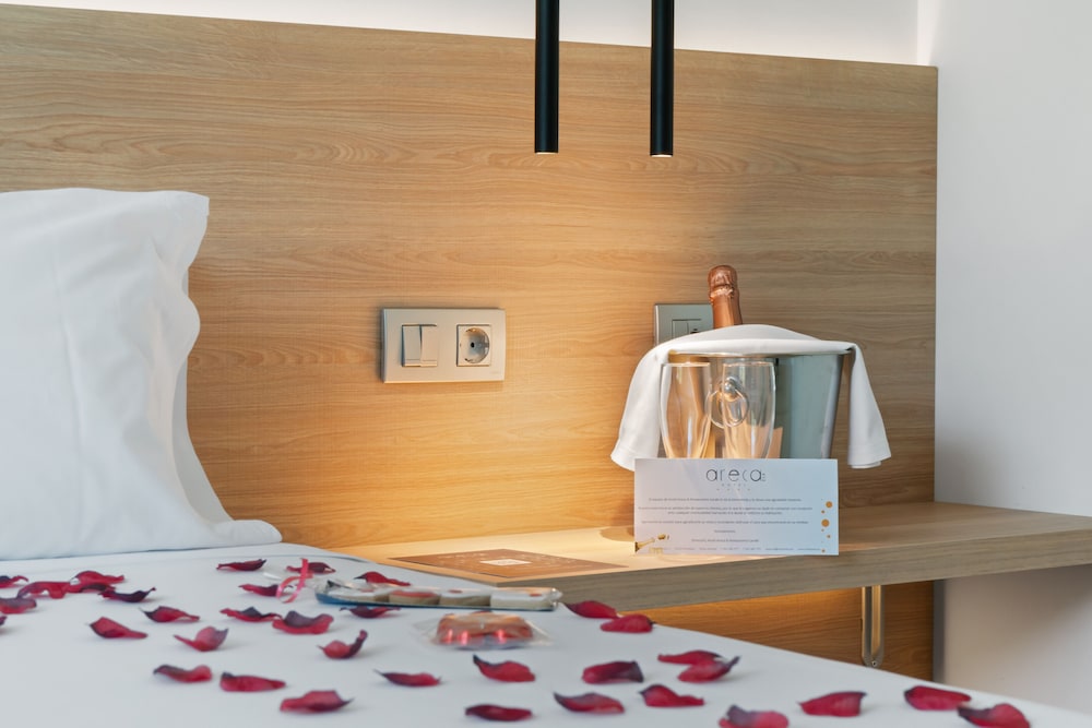 Junior Suite, 1 King Bed, Jetted Tub (1 Adult) photo 2