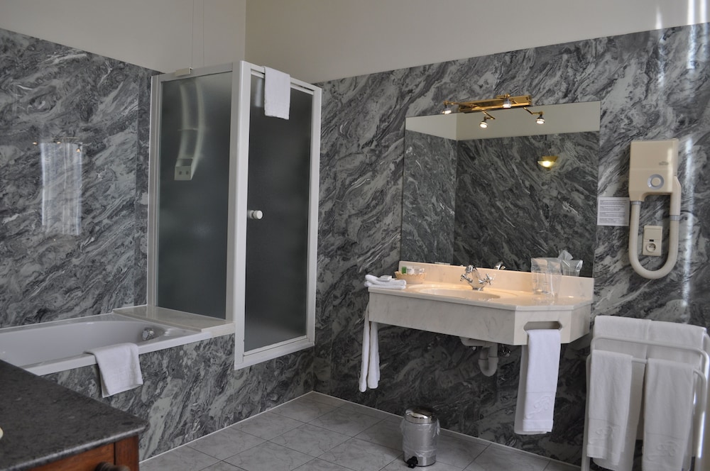 Junior Suite, 1 Bedroom - Photo 8