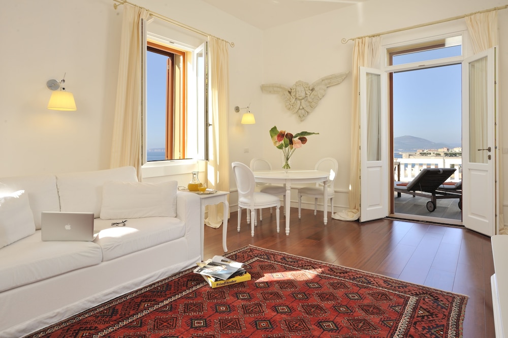 Executive Suite, Private Pool, Sea View (Maestrale)