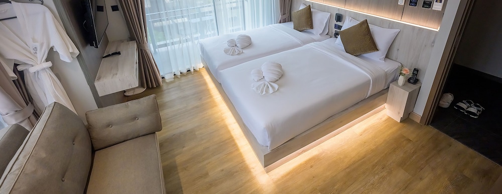 Premier Twin Room - Photo 8