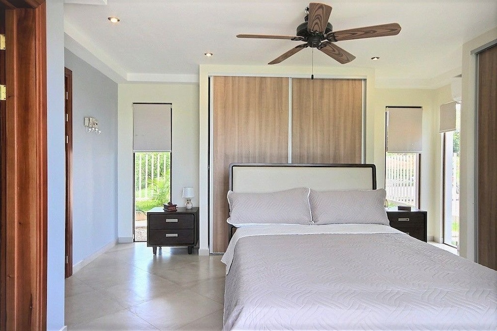 House, 4 Bedrooms, Patio (Villa Atardecer)