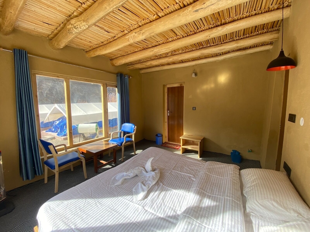 Deluxe Room - Photo 4