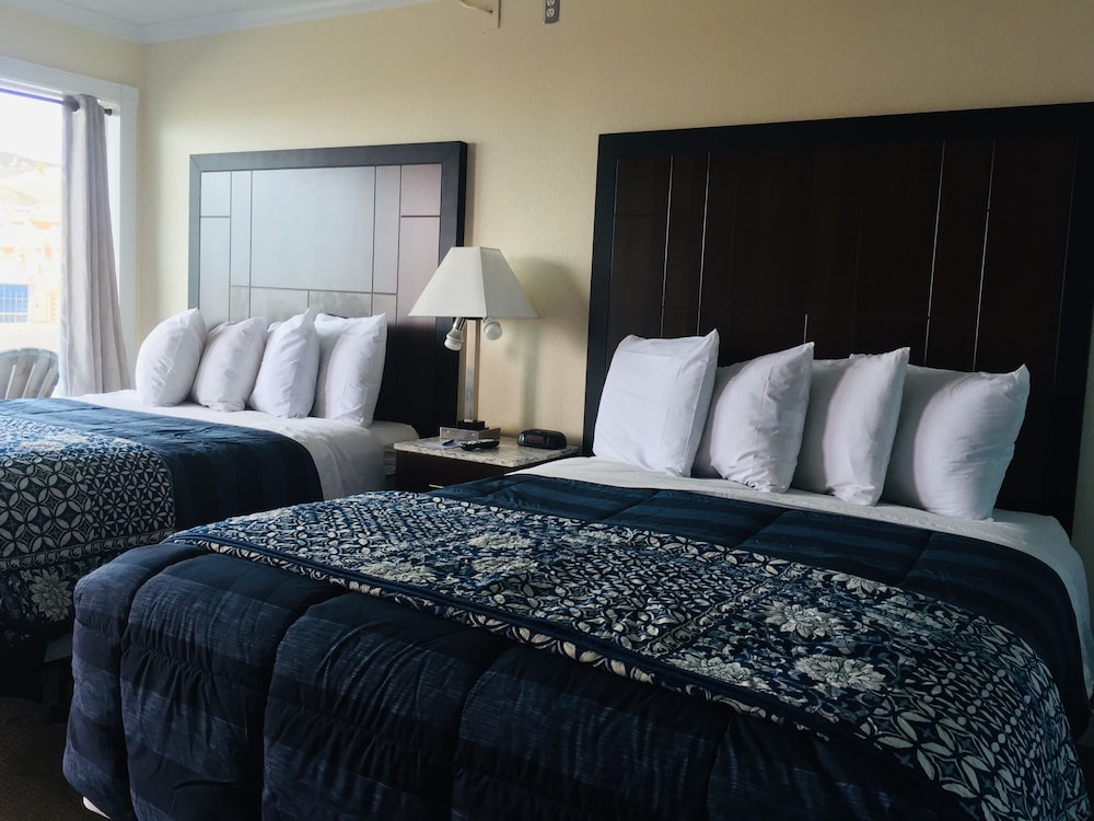 Standard Suite, 2 Bedrooms, Partial Ocean View photo 2