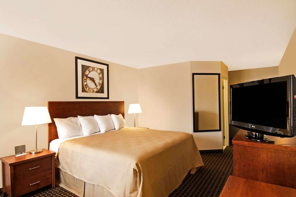 Standard Room, 1 Queen Bed with Sofa bed, Non Smoking (1st Floor) - Photo 1