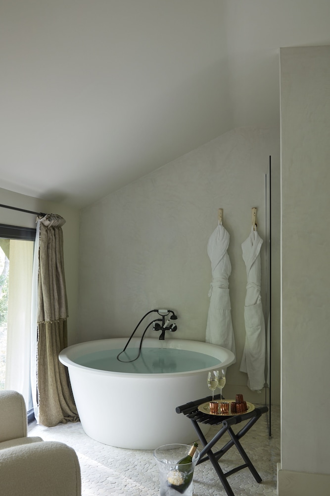 Deluxe Double Room (Le Cygne) photo 2