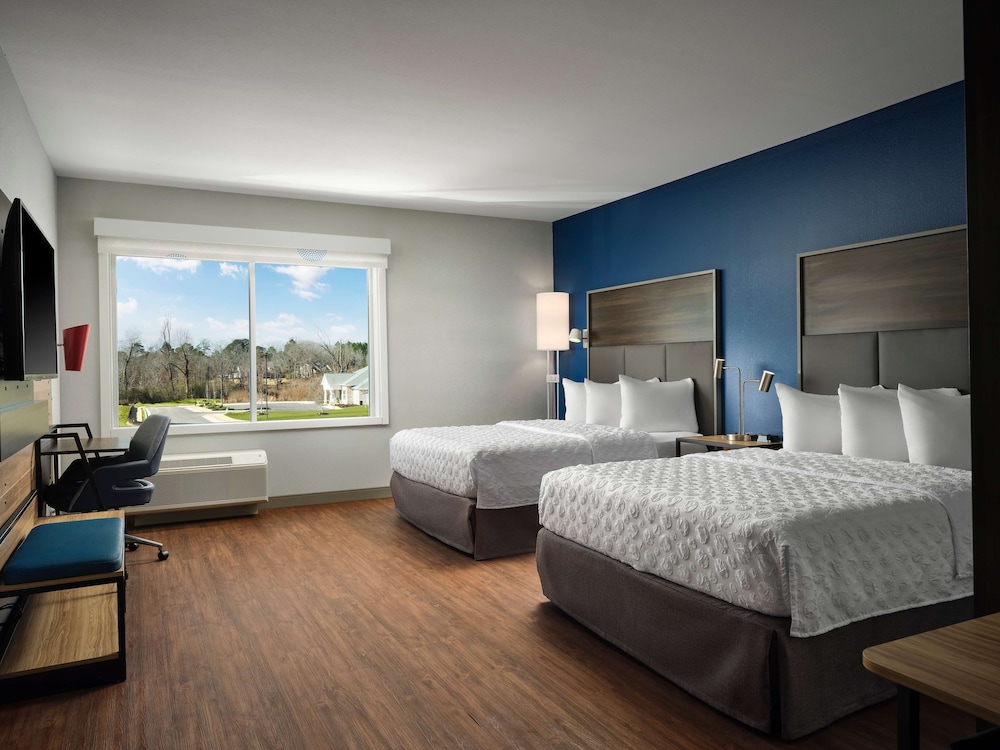 Room, 2 Queen Beds, Accessible, Bathtub (Hearing) - Photo 3