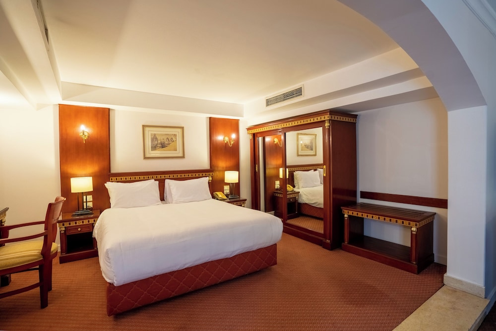 Azal Suite City View thumbnail 5