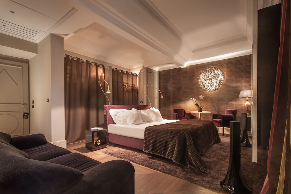Suite (Ludus, Colosseum View)