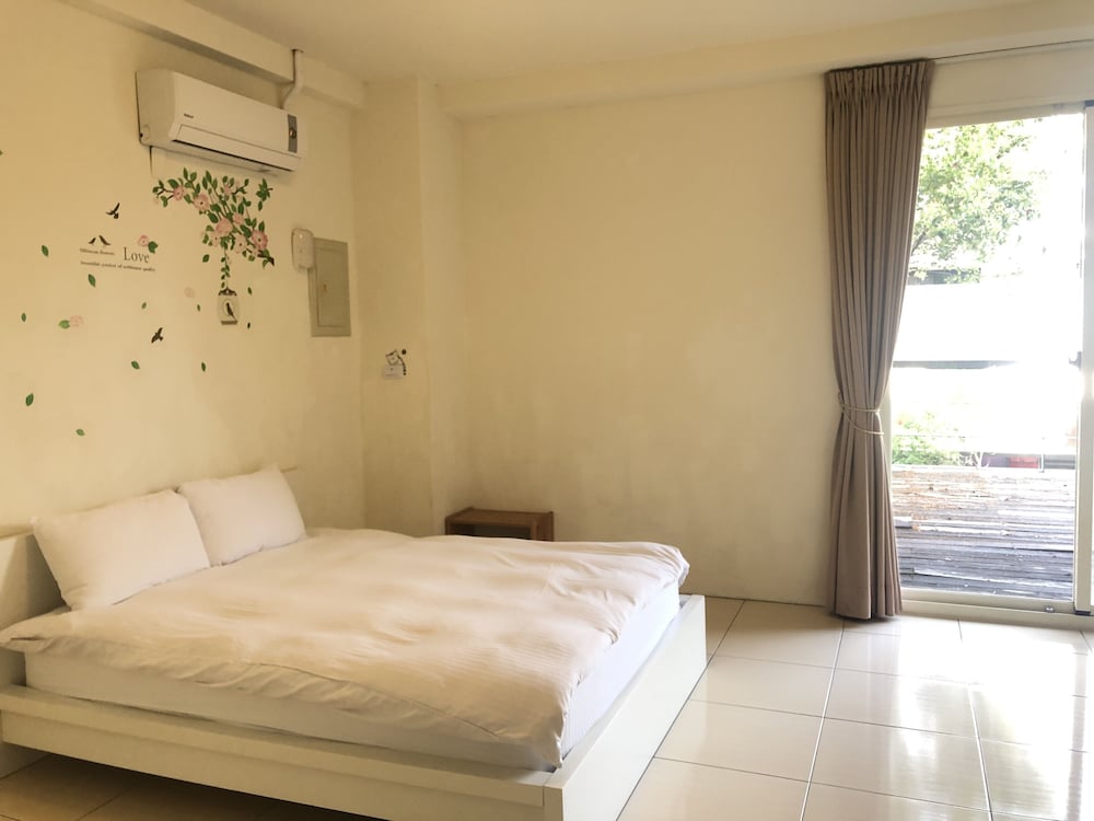 3 Bedrooms Home photo 2