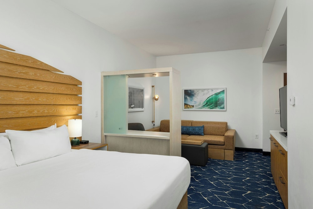 Partial Ocean King Studio Suite (Train Side)
