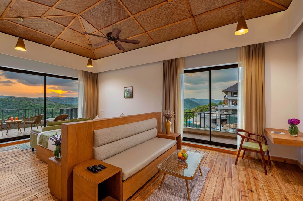 Aravali View With Plunge Pool