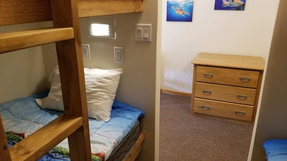 Family Suite, 2 Bedrooms, Non Smoking, Private Bathroom photo 3