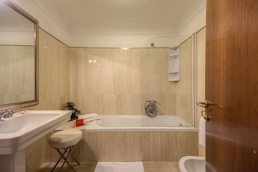 Superior Triple Room photo 2
