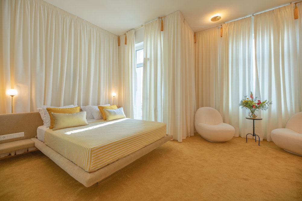 Junior Studio Suite