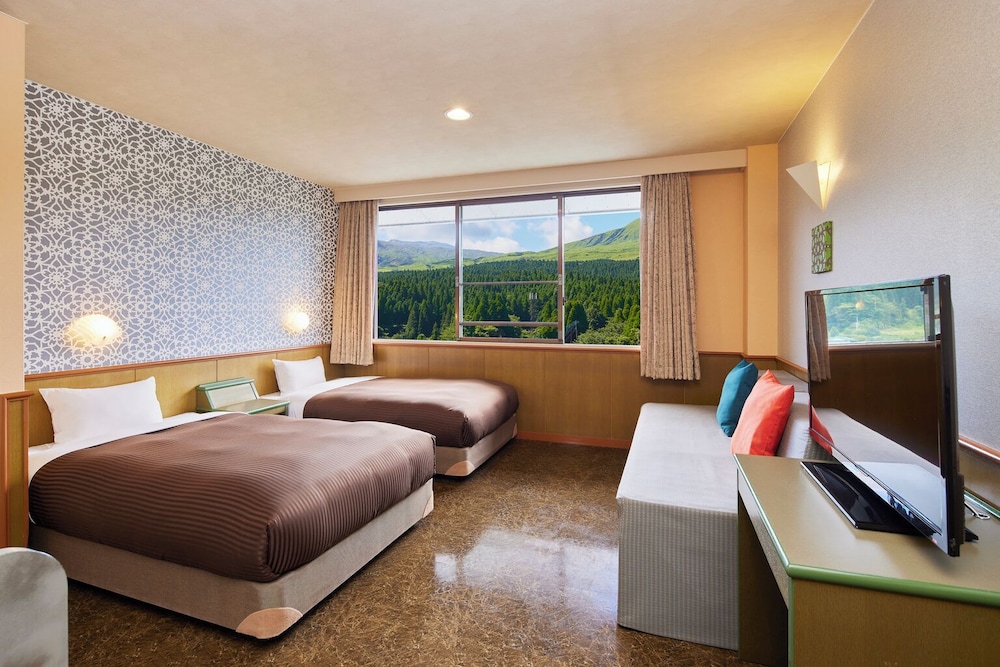 South Wing Twin Room (With Private Bathroom)(Non-Smoking)