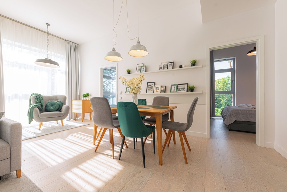 Family Apartment (I)