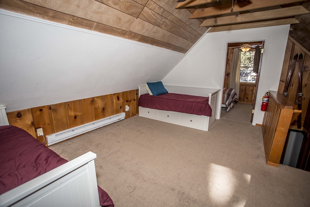 Cabin, 3 Bedrooms photo 2