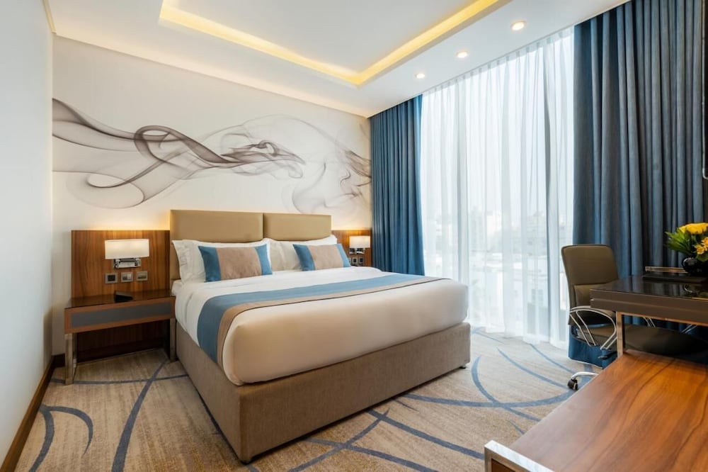 Junior Suite, 1 King Bed - Photo 1