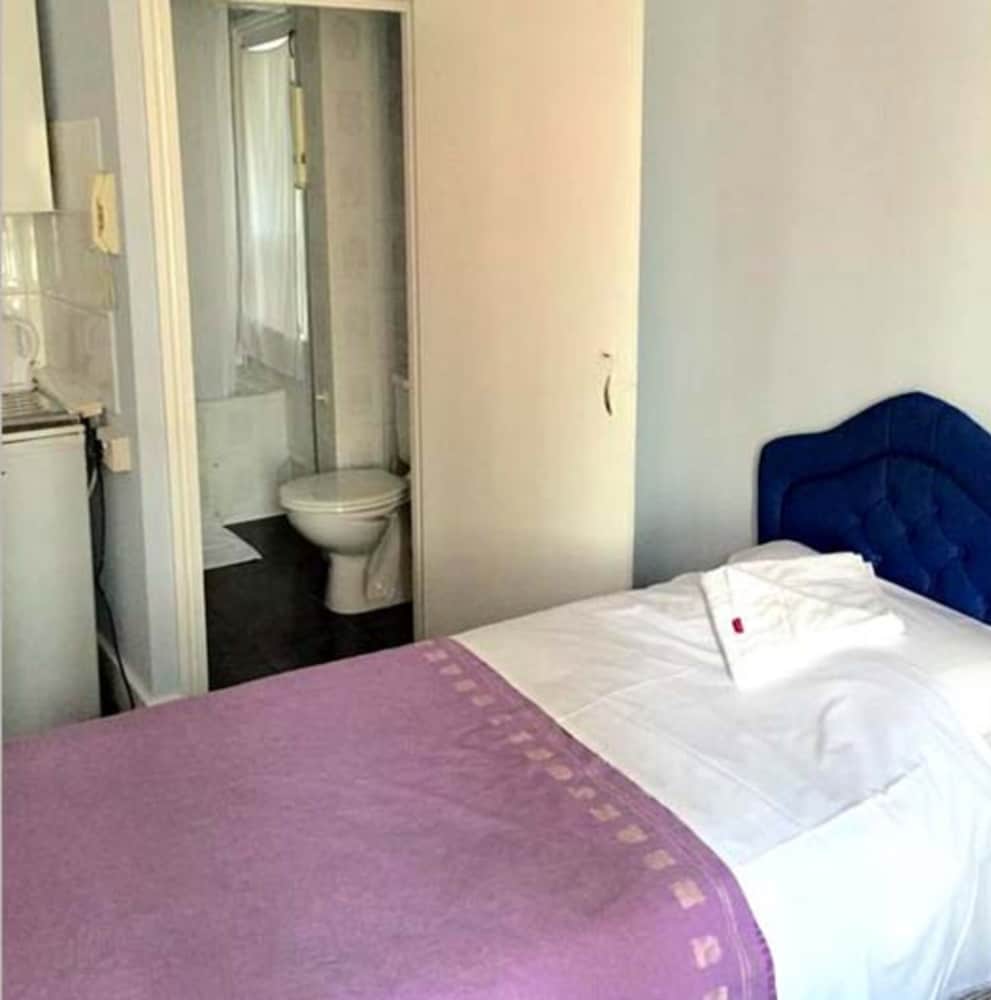 Economy Single Room, 1 Twin Bed, Private Bathroom photo 1