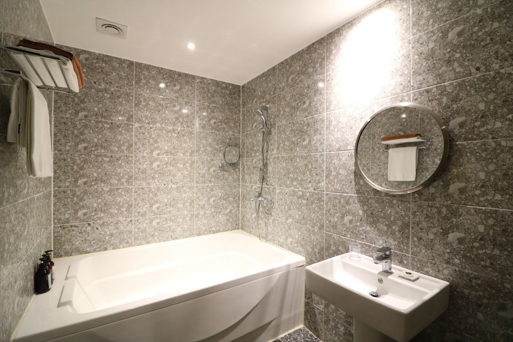 Standard Double Room - Photo 4