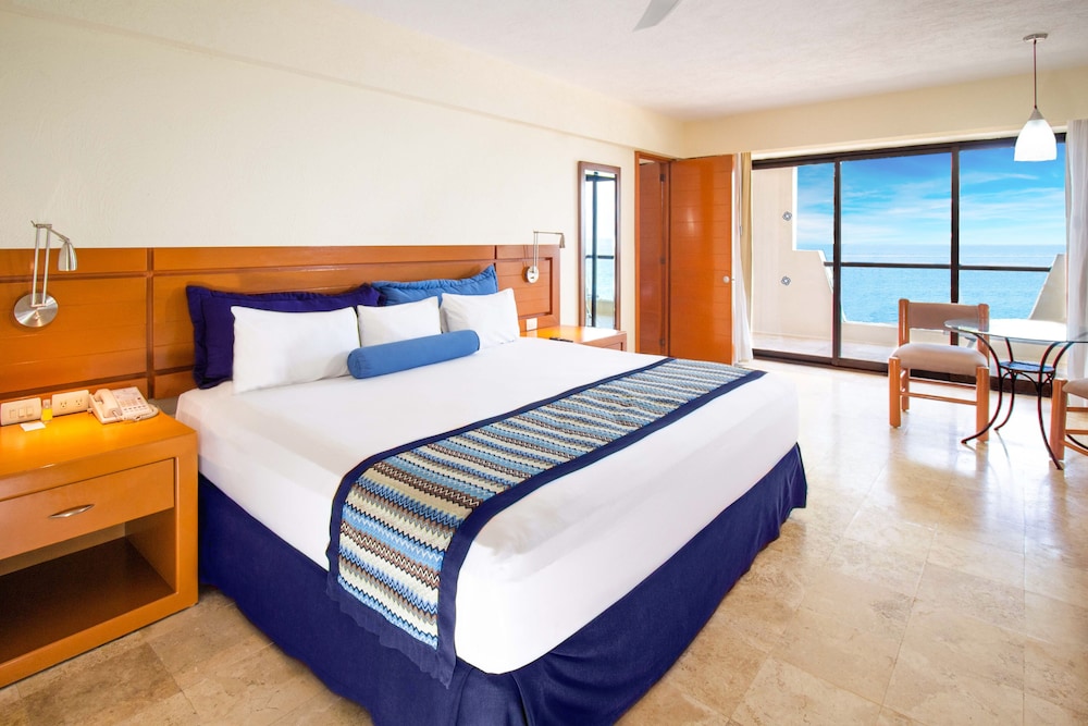 One Bedroom Suite Ocean View - Photo 1