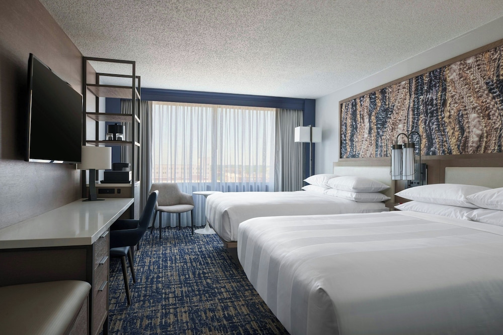 Room, 2 Queen Beds (Hearing Accessible) - Photo 1