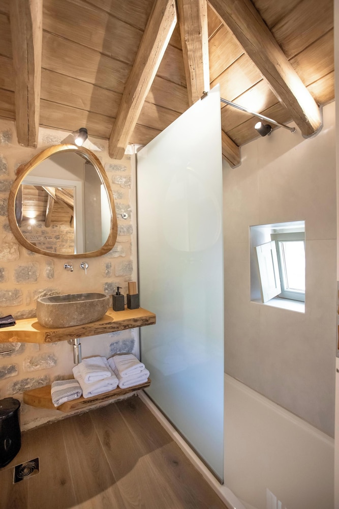 King Suite with Panoramic Sea View photo 2