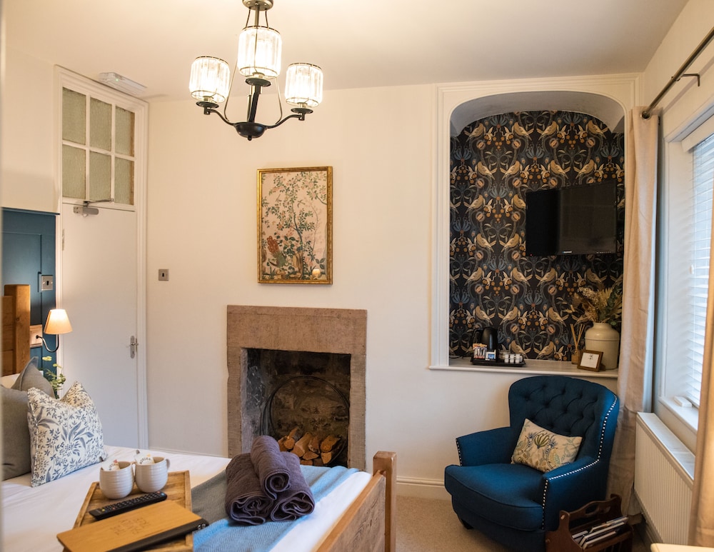 Deluxe Double Room, 1 King Bed, Private Bathroom photo 3