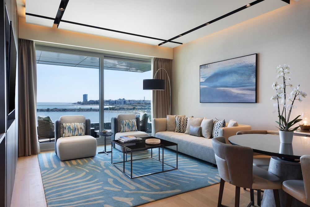 Serene One Bedroom Residence, Executive lounge access, 1 King, Sea view, Balcony thumbnail 6