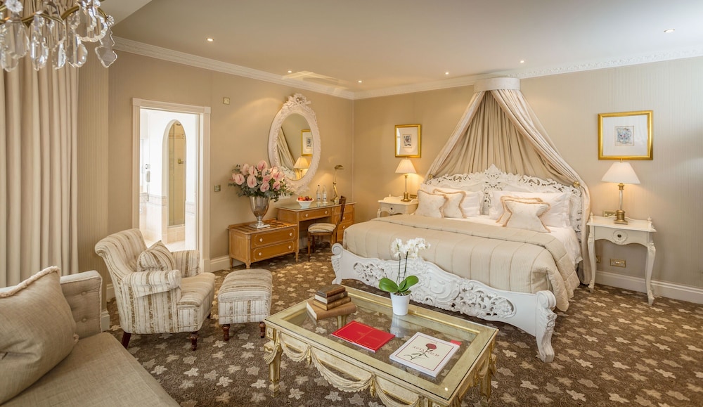 Deluxe Room, 1 King Bed photo 1