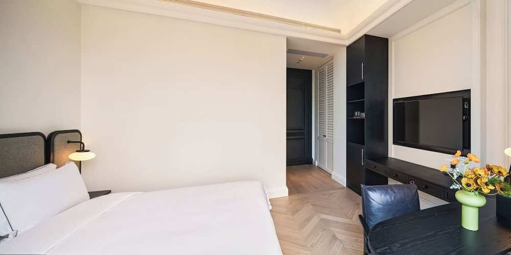 One Bedroom Studio