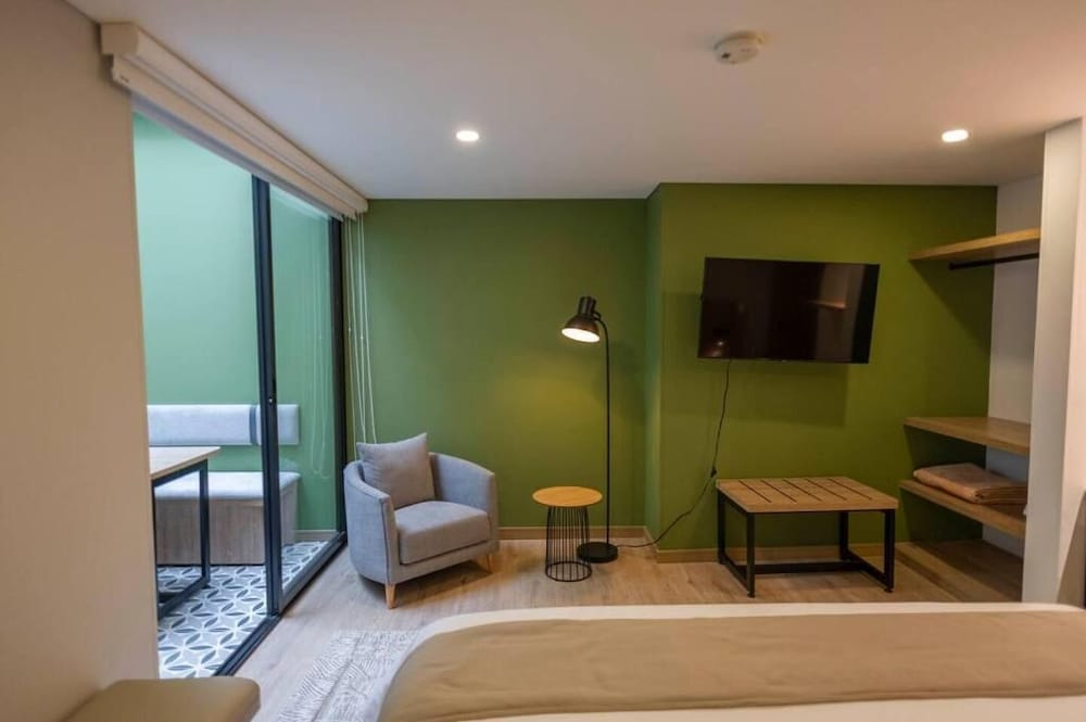 Suite, 1 King Bed photo 3