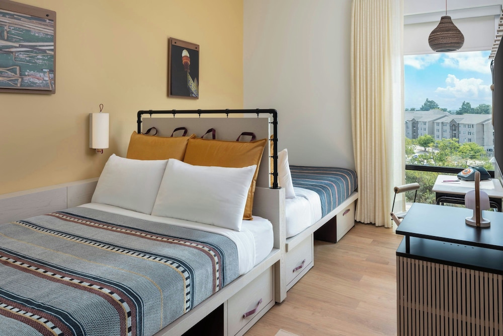Room, 2 Queen Beds photo 2