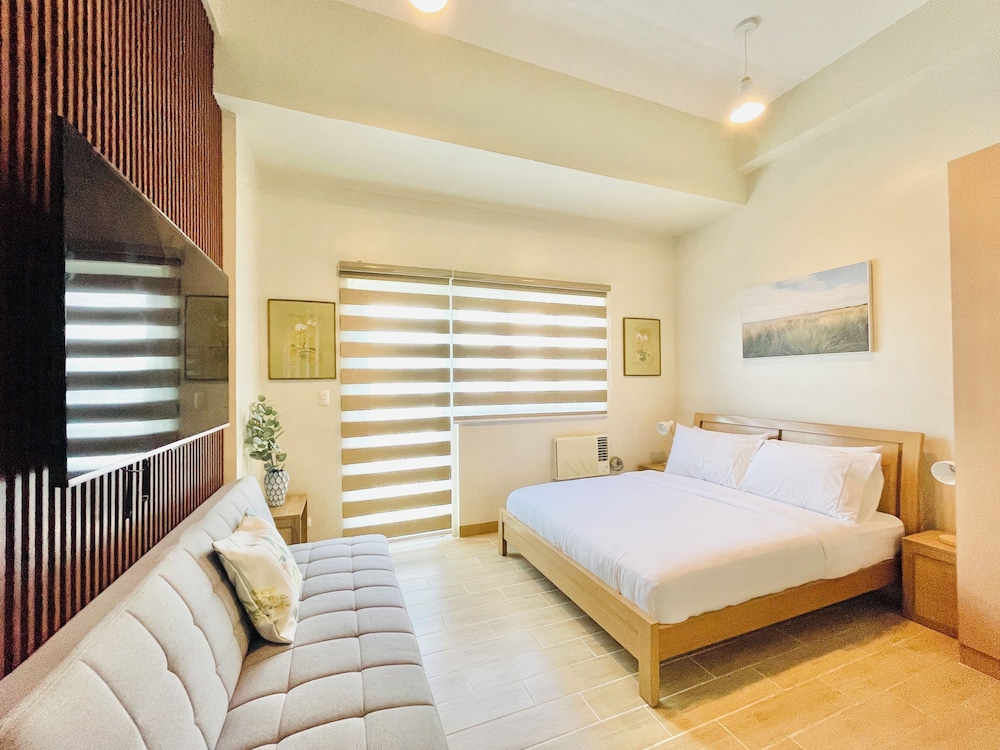Standard Studio, Balcony, Pool View photo 2