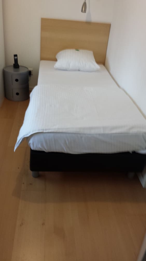 Basic Single Room, 1 Twin Bed photo 2