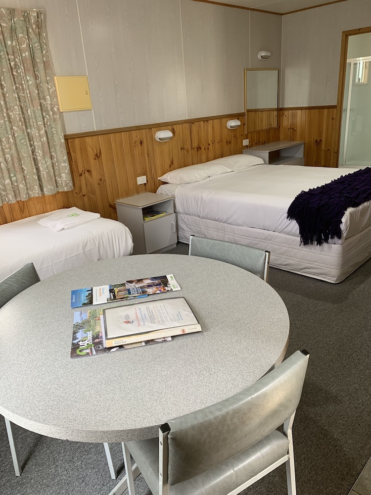 Village Deluxe, Sleeps 5 photo 1