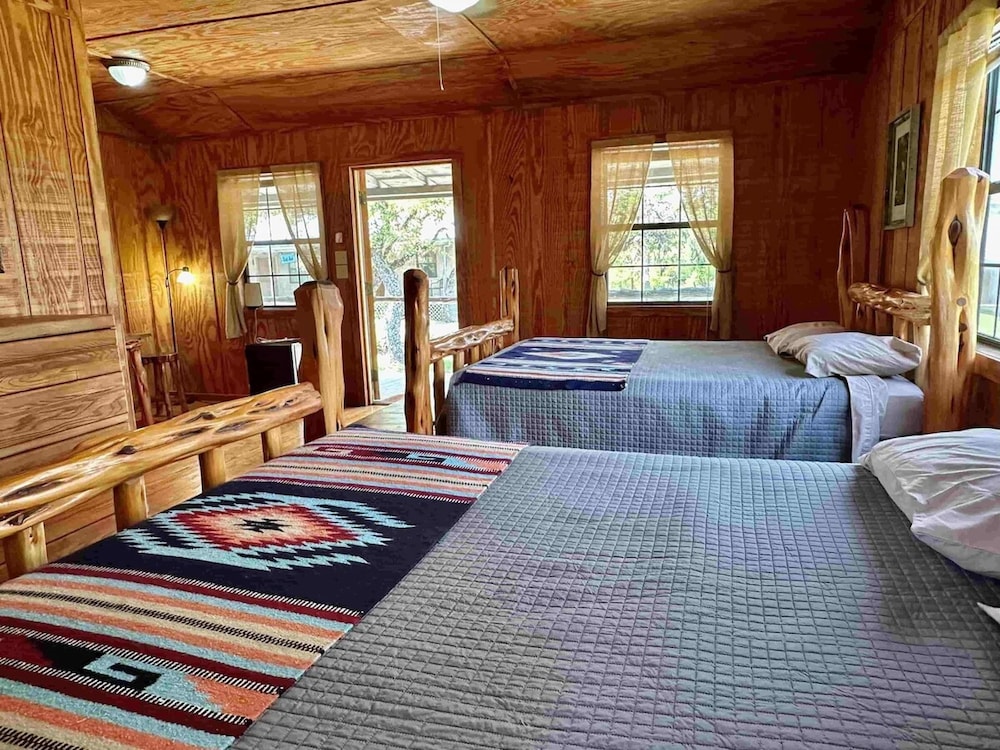 Cabin photo 1