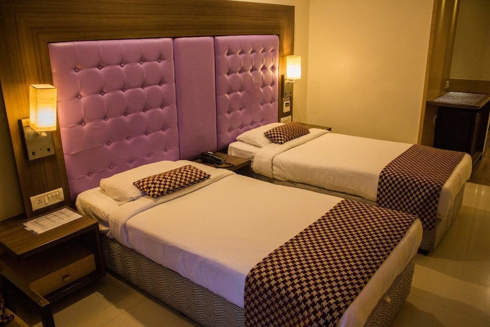 Executive Room - Photo 1