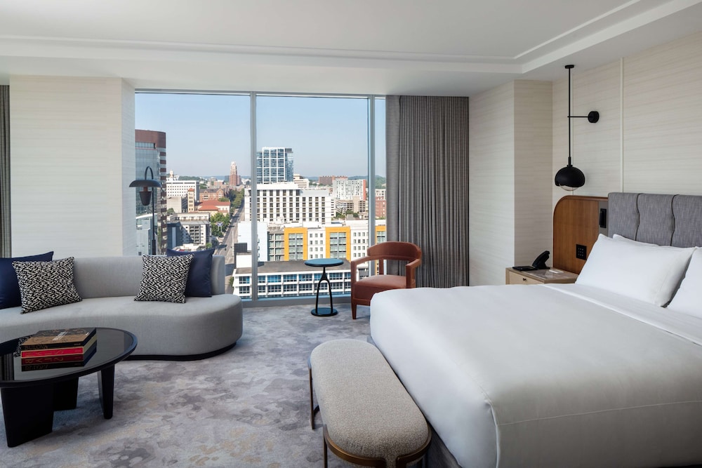 Presidential Suite, 1 King Bed, Accessible (Hearing)