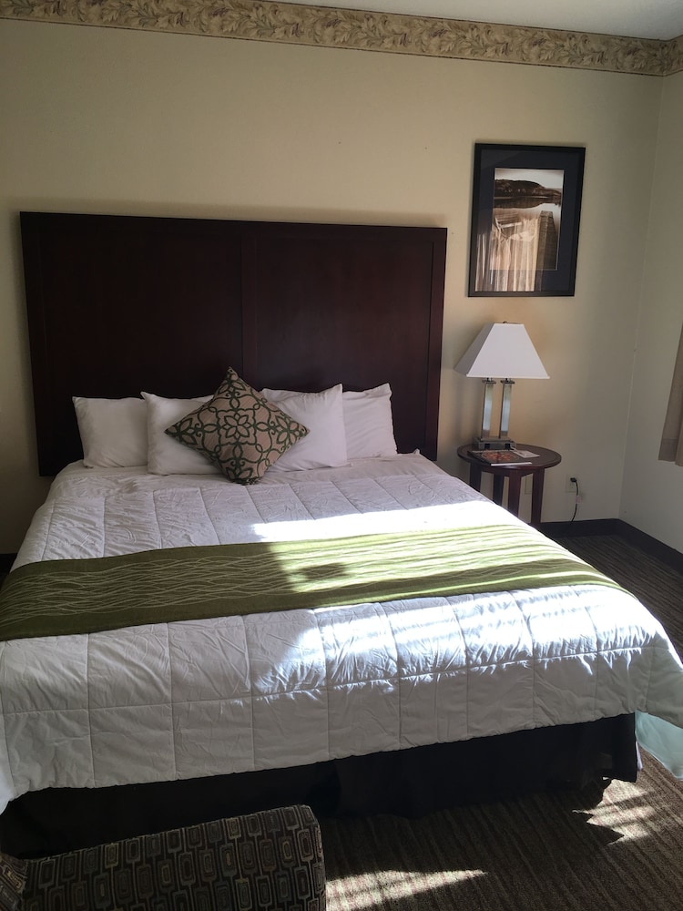 Suite, 1 Queen Bed, Accessible, Non Smoking - Photo 2