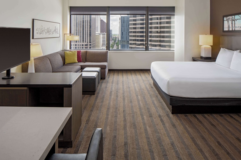 High Floor Studio King Suite photo 1