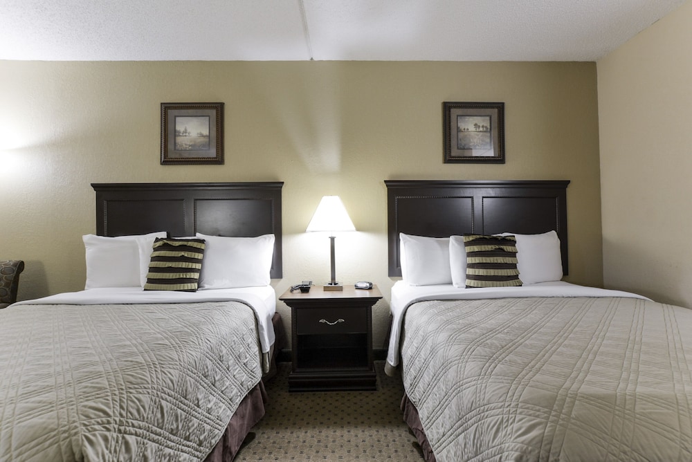 Deluxe Room, 2 Queen Beds photo 2