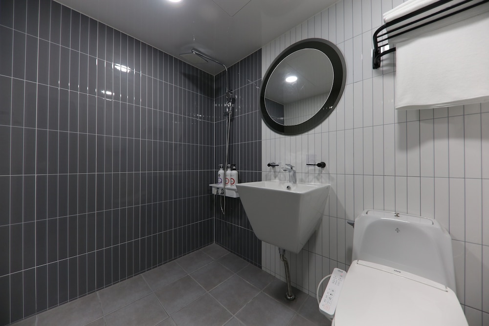 Standard Double Room - Photo 2