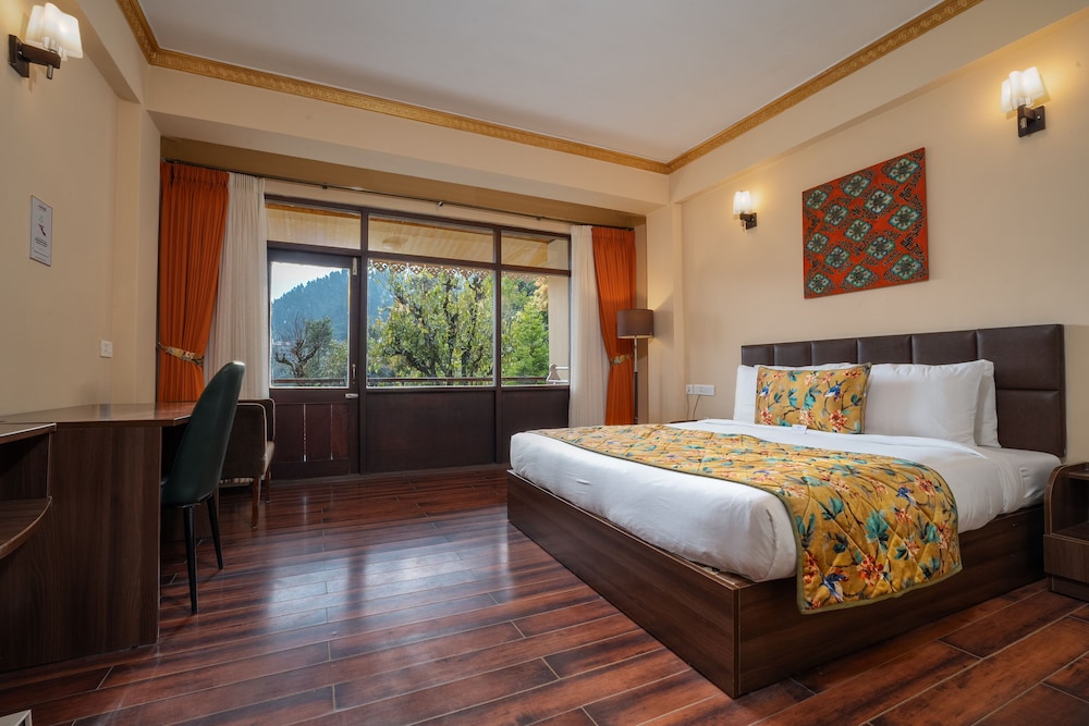Premium Room with Private Balcony photo 2