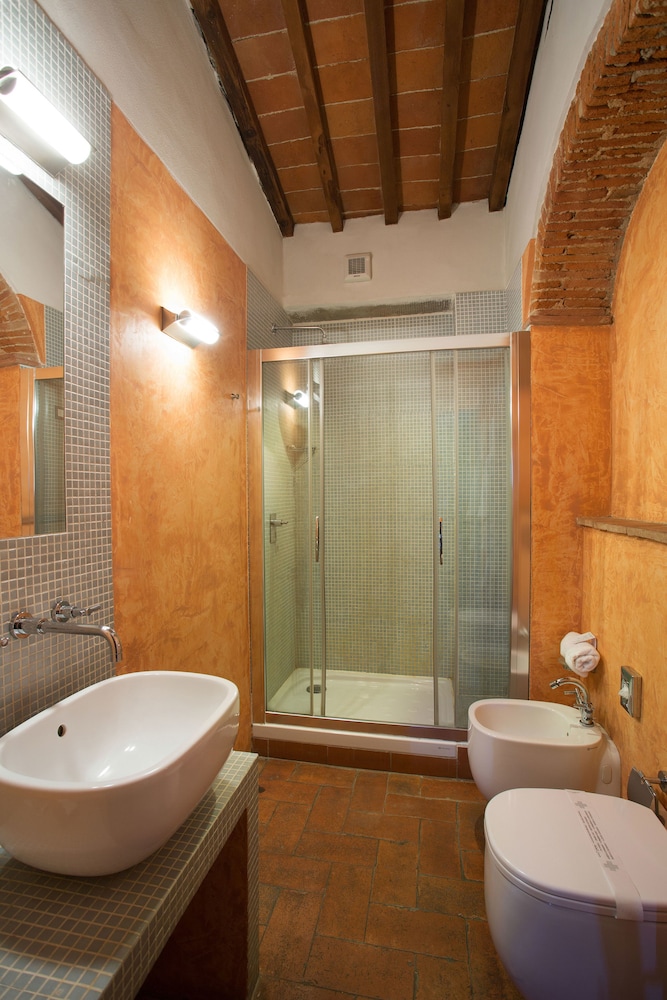 Double Room - Photo 5