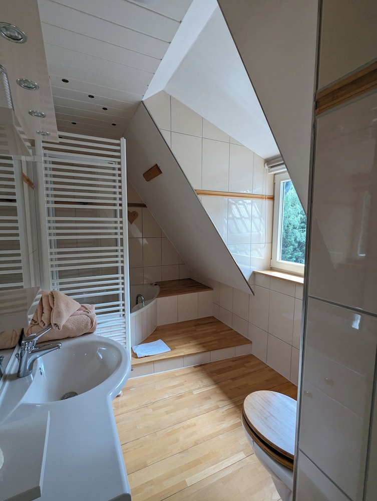 Basic Triple Room photo 2