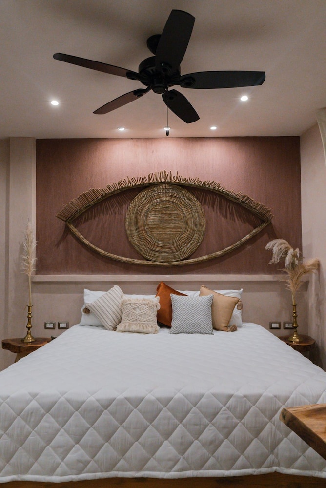 Design Room - Photo 1